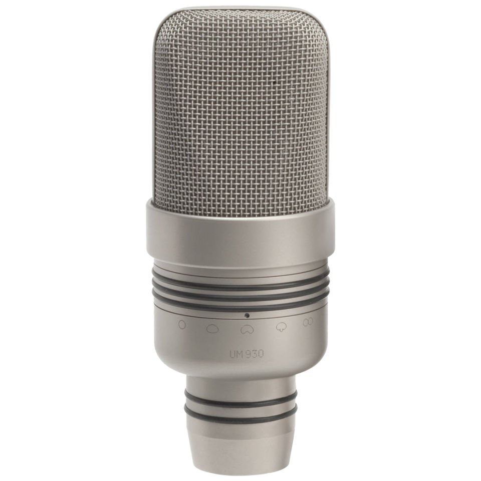 UM 930