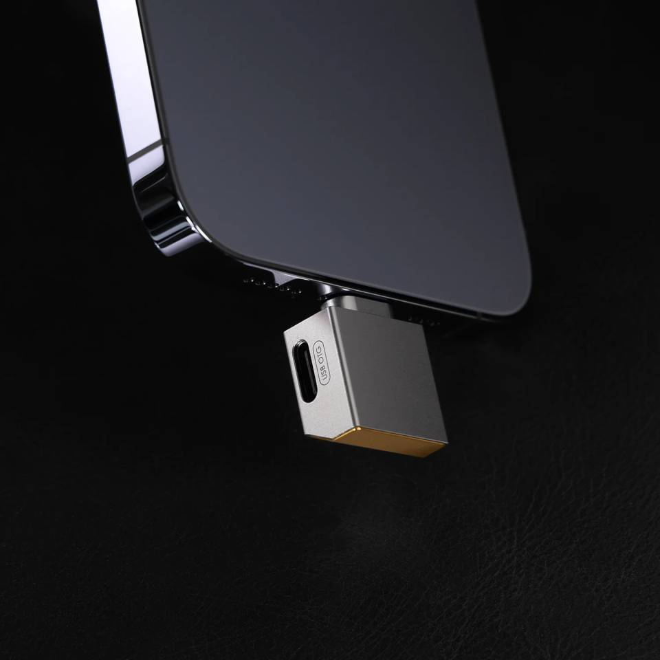 TC28i Pro Lightning to USB-C and Power Adapter