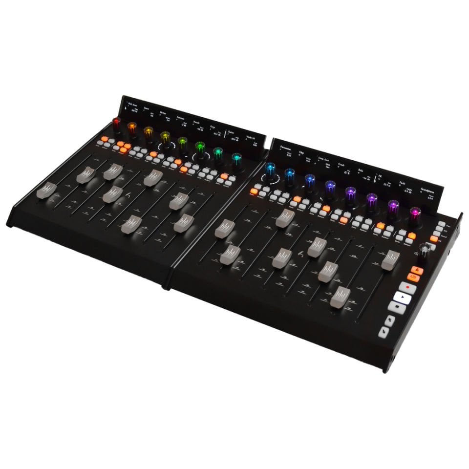 D700 Bundle DAW Controller